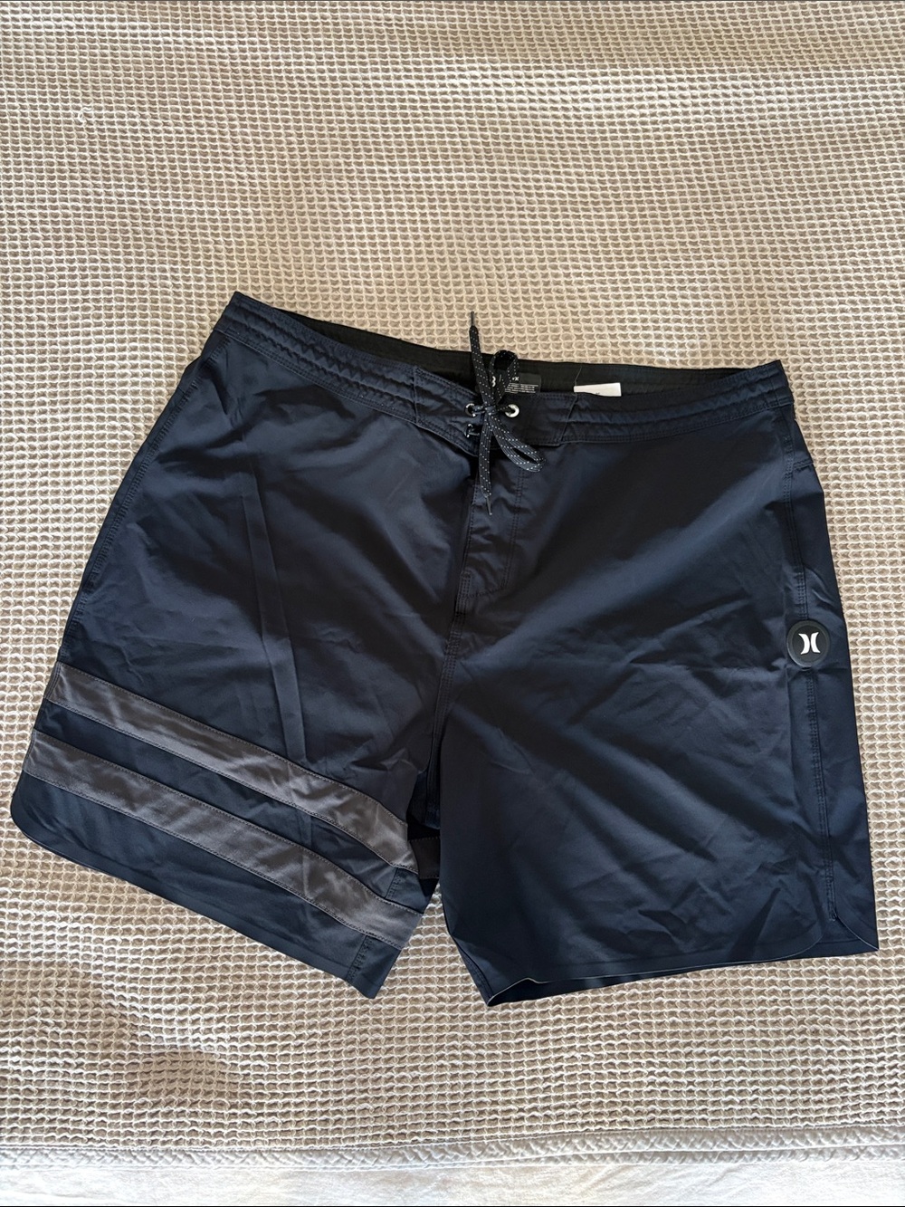 NWOT Hurley Men’s Dark Navy Swim Board Shorts with Stripe Detail Size 38 mens